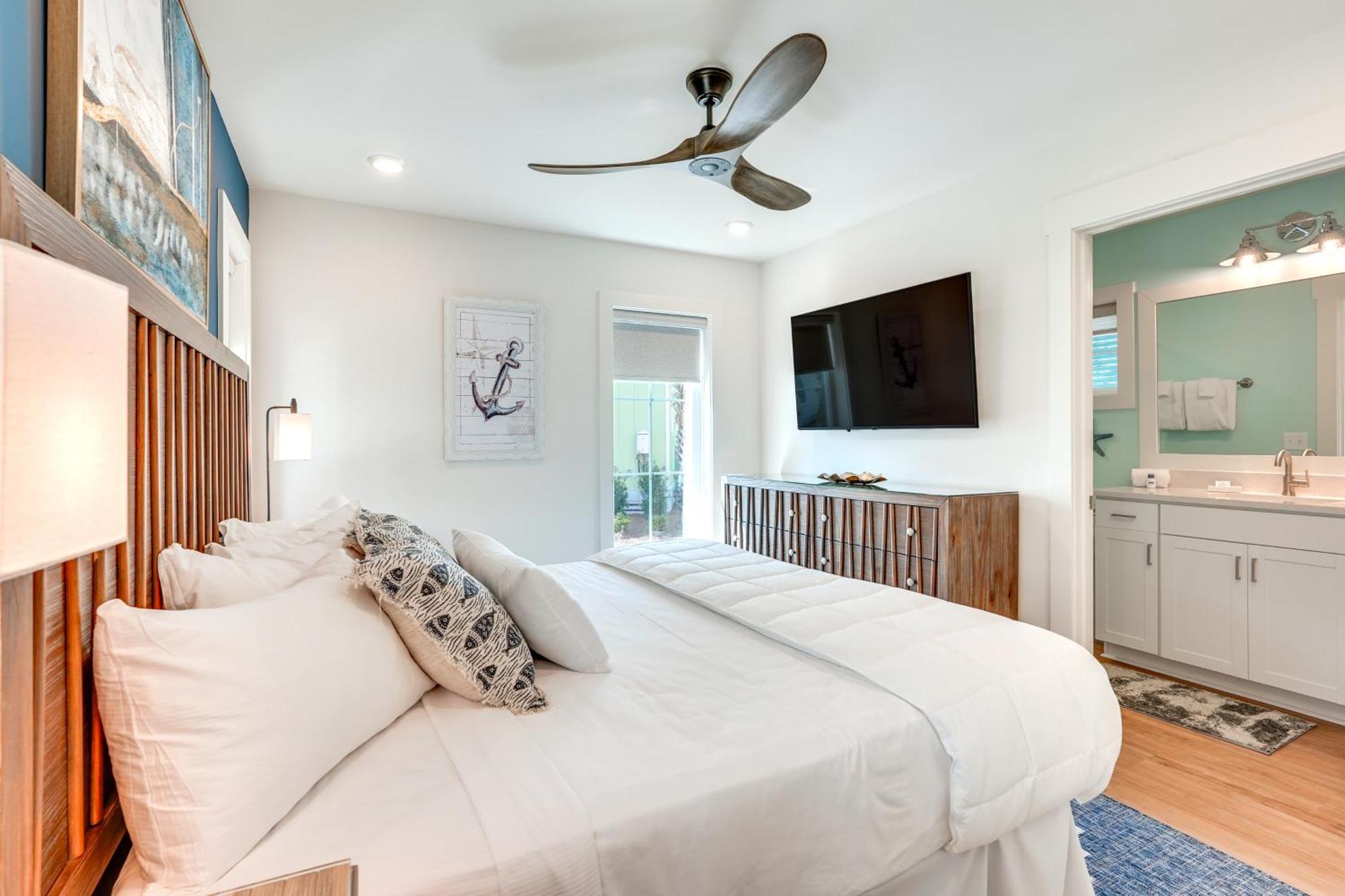 Pcb Margaritas And Parrots In Paradise Holiday home